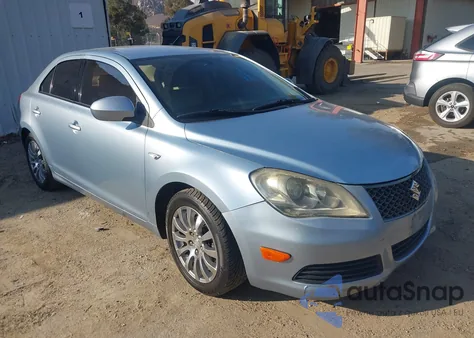 2010 Suzuki Kizashi Se z USA, uszkodzony, nr VIN JS2RE9A33A6100829